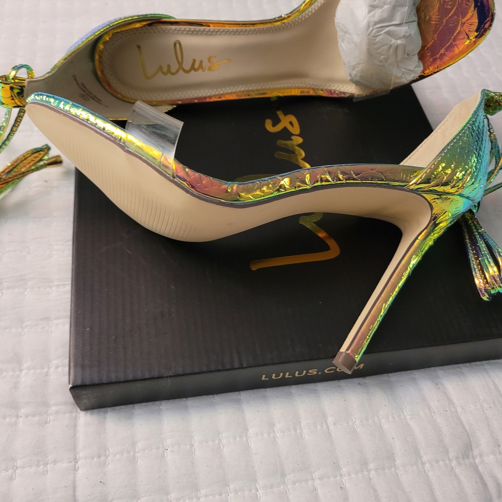 Lulu's Iridescent Gold and Green Women's Heels - Picture 4 of 7